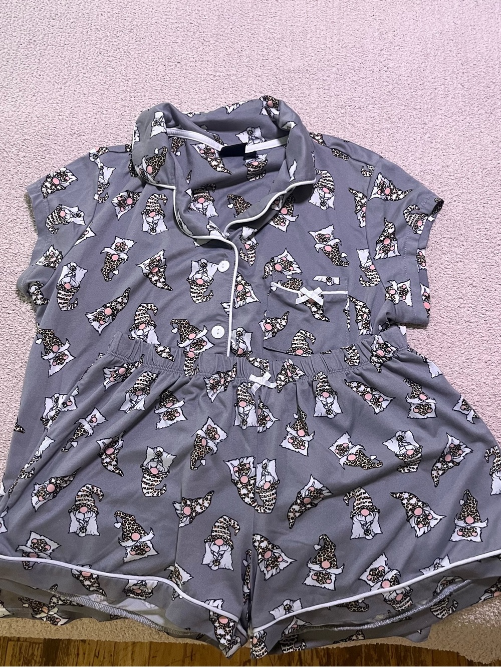 Women's Christmas Gnomes Short Sleeve Pajama Set M